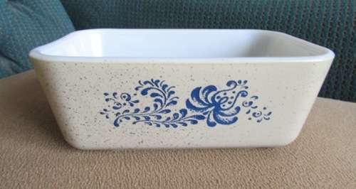Retro PYREX "HOMESTEAD" RARE Dish. Circa 1976 - 1980