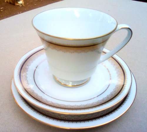 Noritake "Doral 2591" vintage contemporary gold trim fine china trio Philippines