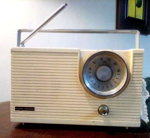National Panasonic Portable Solid State FM Radio circa 1950`s WORKING