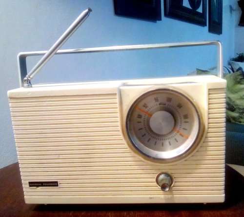National Panasonic Portable Solid State FM Radio circa 1950`s WORKING