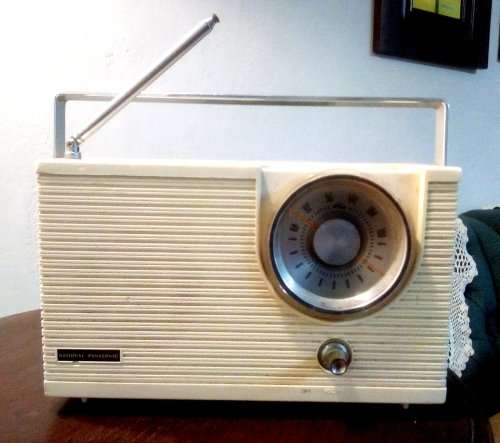 National Panasonic Portable Solid State FM Radio circa 1950`s WORKING