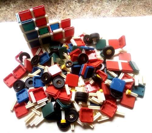 Retro Tupperware Toy Build-o-Fun building blocks over 400 assorted pieces circa 1966 with instructio