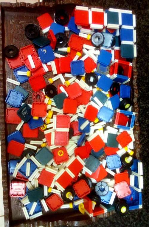 Retro Tupperware Toy Build-o-Fun building blocks over 400 assorted pieces circa 1966 with instructio