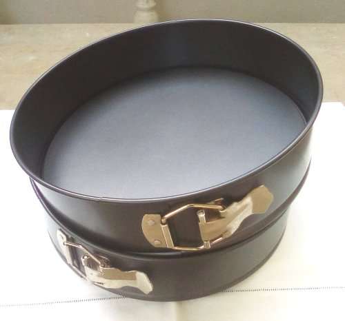 2 x Large Springform Baking Tins / Pans non stick approximately D 26 x H 7 cms