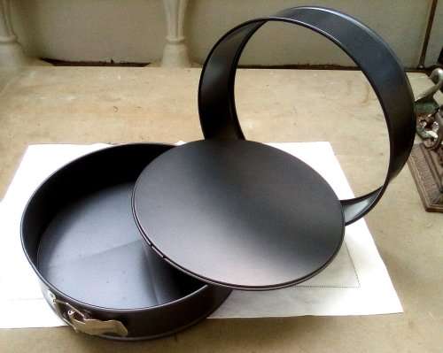 2 x Large Springform Baking Tins / Pans non stick approximately D 26 x H 7 cms