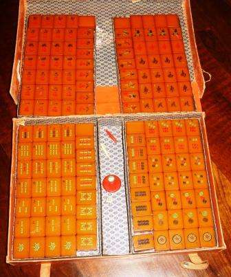 Vintage Mahjong Game in container.approx.33.5cmL x 23.5cmW(container)