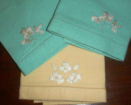 Retro guest hand towels x 3. Approx. 50cm x 36cm