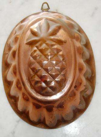 Vintage Jelly Mould. approx. 16cmL x 13cmW x 6cmH