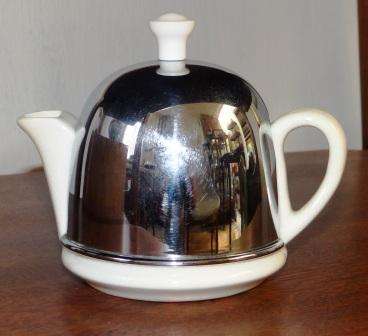 Retro 1 cup teapot / milk jug
