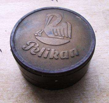 Retro bakelite "Pelikan" container.Made in Germany.Approx. 6.5d x 3cmh
