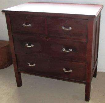 Retro oak chest of drawers. Approx. 92l x 54w x 92cmh