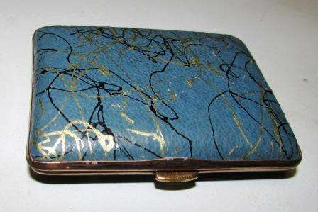 Retro ladys cigarette case. Approx. 6.5 x 8cmL