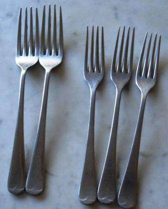 forks x 5. approx. 20cmL x 2cm