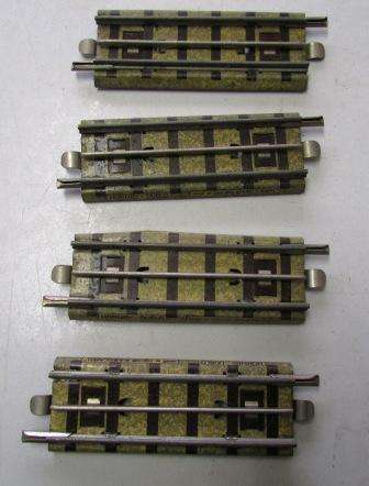Retro HORNBY - DUBLO BY MECCANO LTD. Made in England.  Tracks X 4 . Approx.8 cm Long