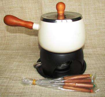 Retro " Fondue Set" As New. The Pot is Approx. 15 D x 11 cm L