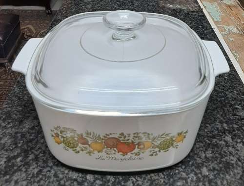 Corningware La Marjolaine A-3-B 3 liter lidded casserole dish Spice of Life