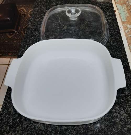 Corningware French White MW-A-10 Microwave Browning dish Lidded