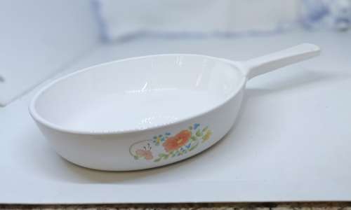 RARE Corning Ware `Corelle Wild Flower` Pan  6 1\2 inch P - 83 - B U.S.A. L 26 x W 17 x H 4.5 cms