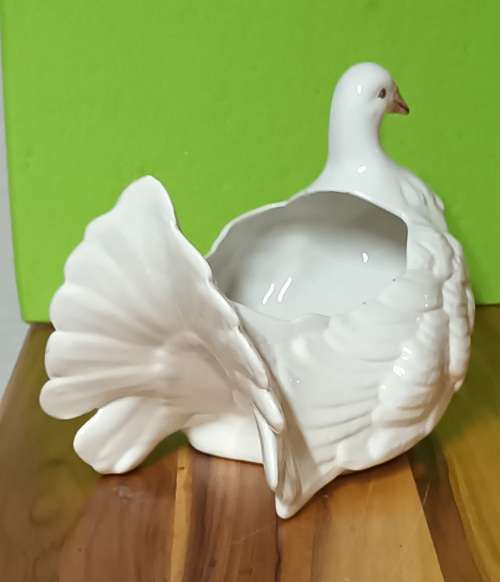 `DOVE` circa 1953 Faiarte Porcelain Large and beautiful Planter