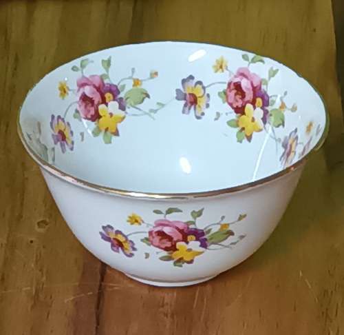 Tuscan Fine English Bone China BOWL Vintage app. D 10 x H 6 cms