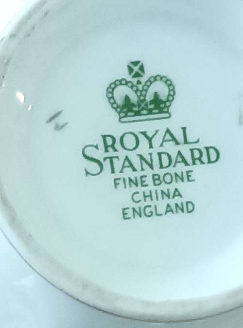 Royal Standard Fine Bone China JUG England Vintage app. L 9 x W 6 x H 8 cms