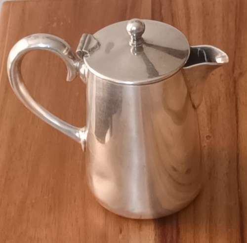EPNS `GLADWIN LTD` Sheffield 1 PINT HW23586 1/2 B C10 Lidded Jug England app. L15 x H15 cms 1920`s