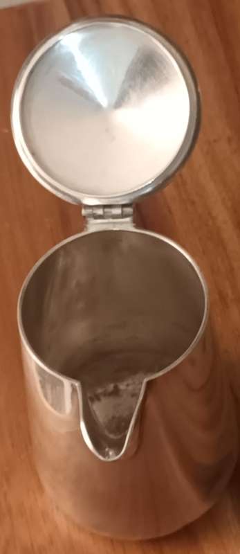 EPNS `GLADWIN LTD` Sheffield 1 PINT HW23586 1/2 B C10 Lidded Jug England app. L15 x H15 cms 1920`s