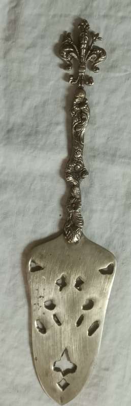 Italian Brass Pie/Cake server Cupid Fleur De Lise app. L27 cms vintage