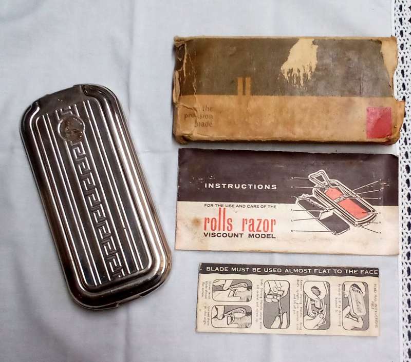 `Rolls Razor` Viscount model circa 1920`s England with strop and instruction manual