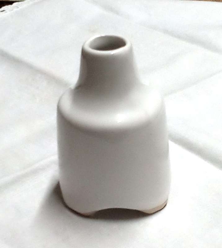 Pie funnel steam vent crust support circa 1950`s app. 8 cms tall