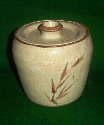 Medium Storage jar with lid