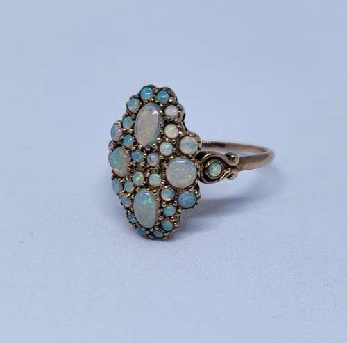 Gold Ring with opals
