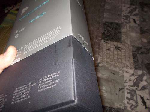 Seal on Nexus 7 Box