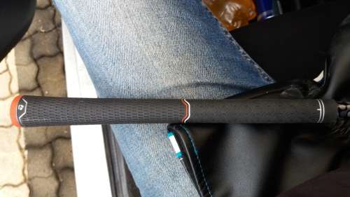 Callaway Rogue 9 degree driver, adj tool and cover incl Club is fitted with a Regular flex shaft