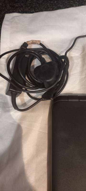 HP AMD E1-2100 APU with Radeon HD Graphics Laptop