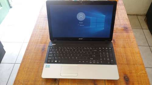 Acer Travelmate i3