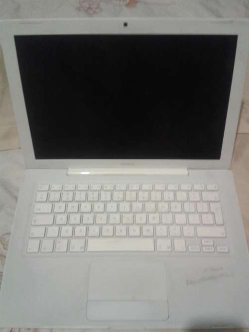 Macbook a1181 cpu 1.83ghz 1g ram, 60g hard drive.
