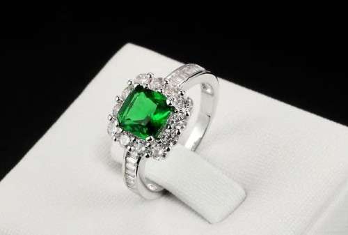 Emerald Green Crystal Gem 18K White Gold Plated Wedding Ring