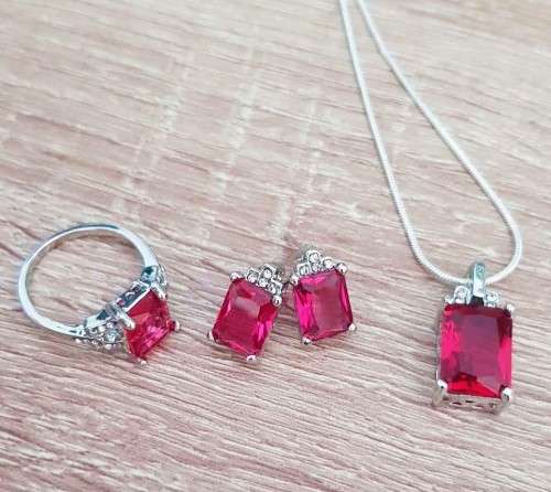 Misso Classic Red Crystal Sapphire Pendant Set Gold Plated