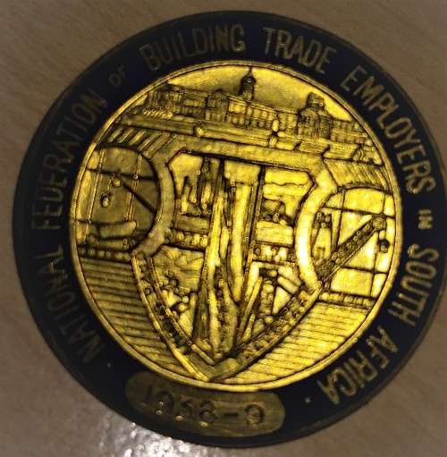 9 Carat gold badge