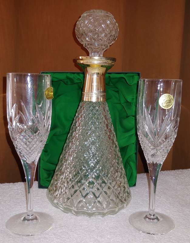 champagne glass set with decanter