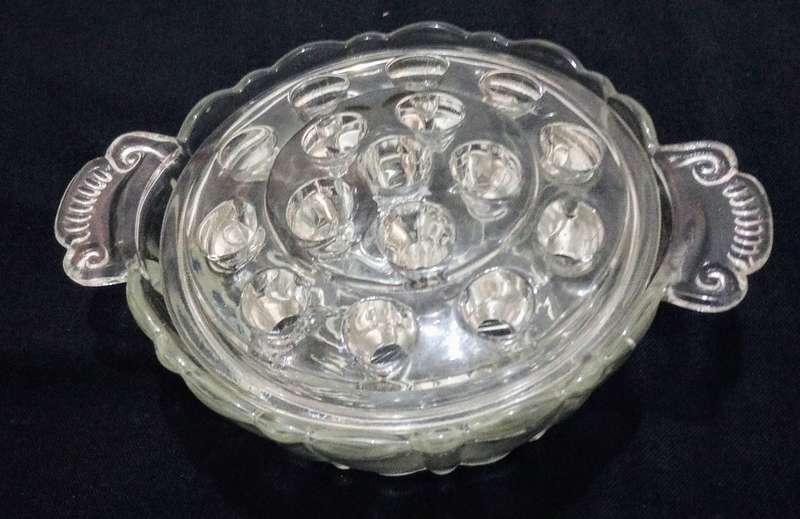 Beautiful Vintage Art Glass Clear Heavy Glass Flowers  Frog.   2 Piece