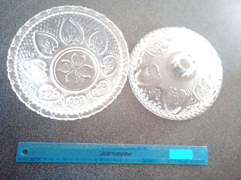 Beautiful Pressed Glass Dish Bowl With Lid