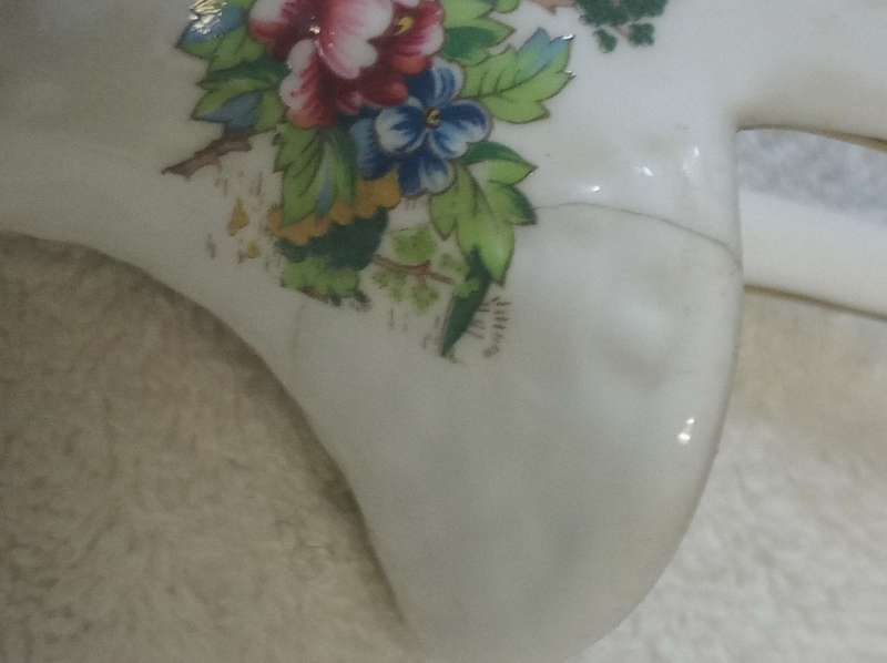 ANTIQUE COLLECTABLE CROWN STAFFORDSHIRE CHELSEA MANOR FLOWERS FRUIT BASKET RARE MINI BASKET.