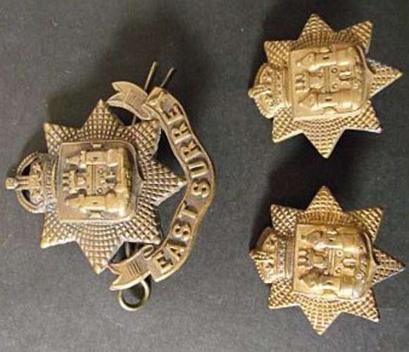 1915 -19 BRITISH WW I EAST SURREY REGIMENT O/R CAP BADGE & O/R COLLARS PAIR