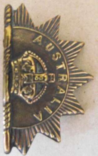 1902 ANGLO BOER WAR AUSTRALIA RISING SUN SLOUCH HAT BADGE