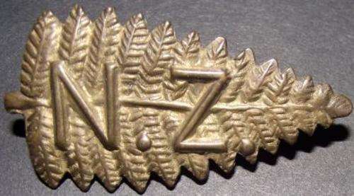 ANGLO BOER WAR NEW ZEALAND MOUNTED RIFLES NZMR SLOUCH HAT BADGE - SCARCE !