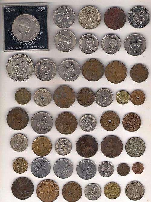 WORLD LOT OF +/- 325 COINS