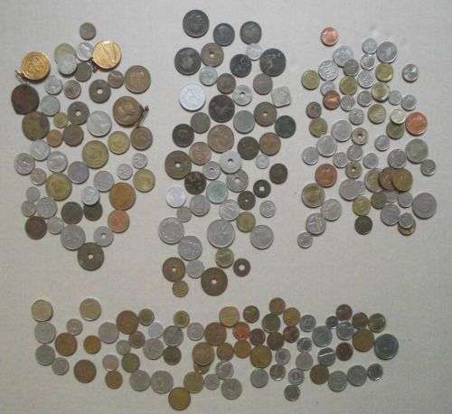WORLD COINS IN BOX - +/- 240 COINS