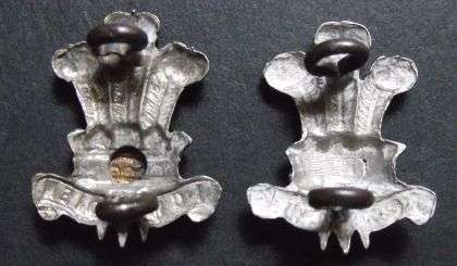 THE WELSH REGIMENT PAIR OF SMALL COLLARS